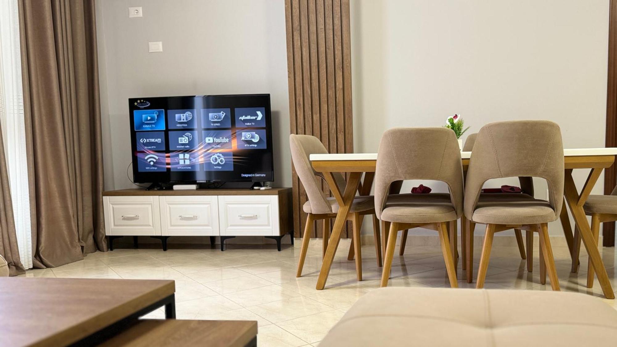 Vakantiehuis Sea View - The 2 Golem (Tirana)